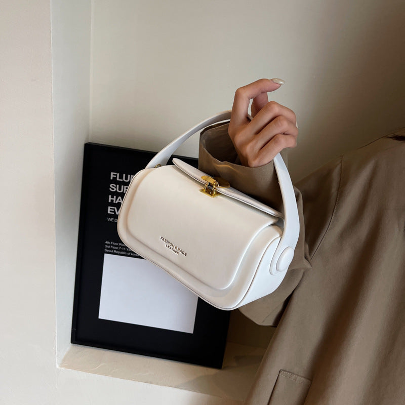 Borsa Donna Nera con Fibbia Dorata — Stile Elegante